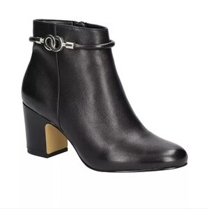 BELLA VITTA                      NWT Black Leather Diaz Boots Size 9.5